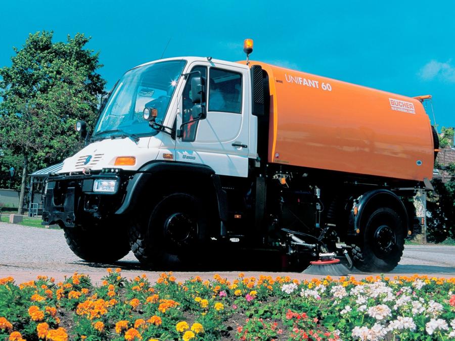 Mercedes-Benz Unimog U500 Road Service 2000 года  (фото 1 из 6)